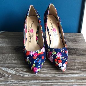 *New Without Tags* Navy Blue Floral Print!
